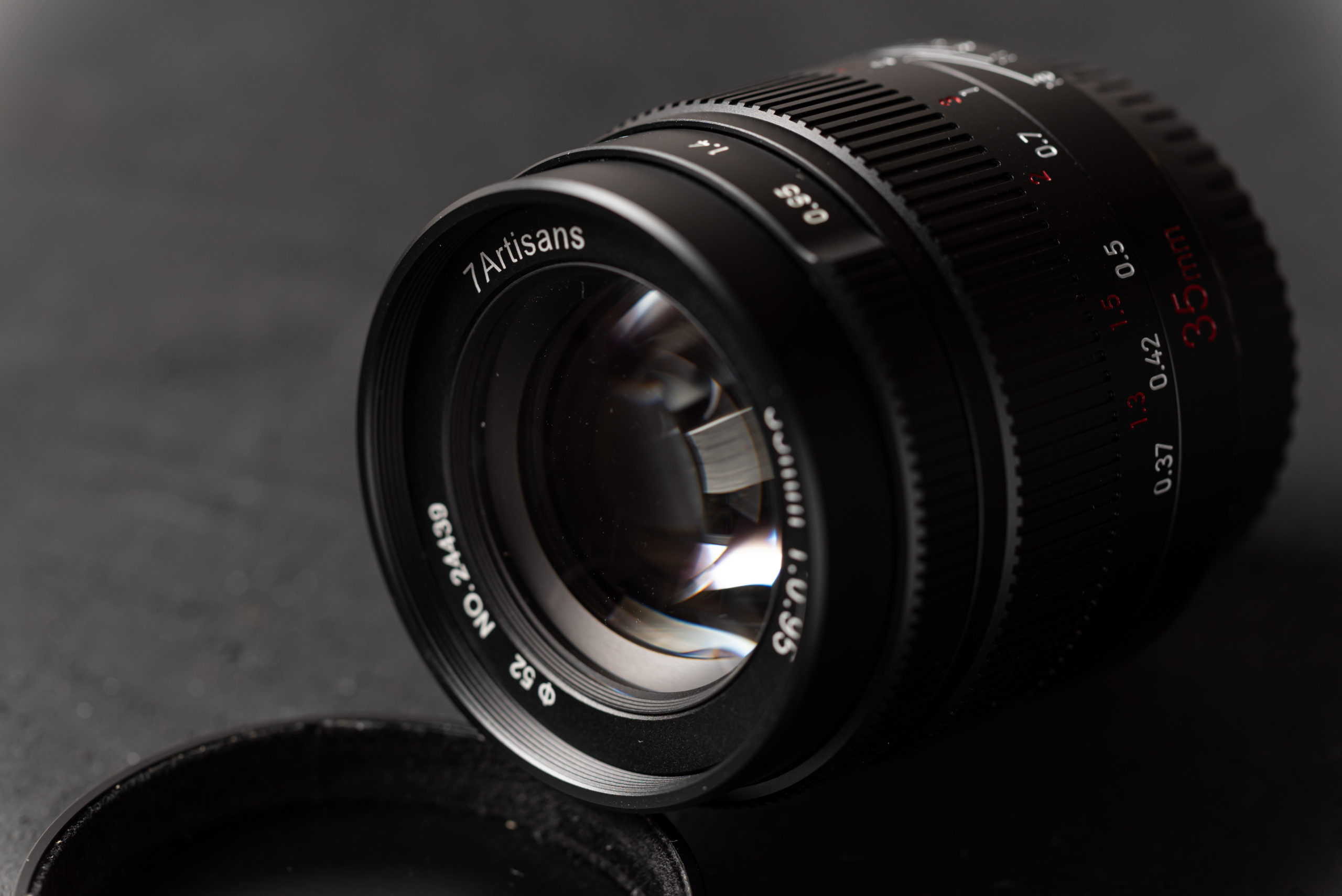 7artisans 35mm F0.95大口径APS-Cフォーマットマニュアルフォーカスポートレートレンズ（Canon EOS Mマウントカ 